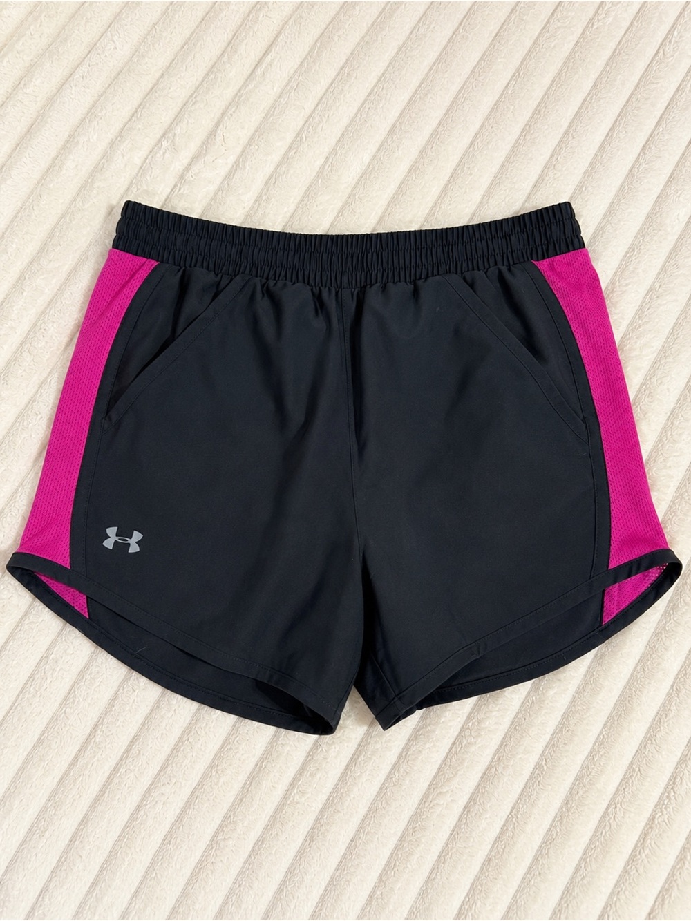 Under Armour Black Shorts with Hot Pink Side Panels Size XS GUC
